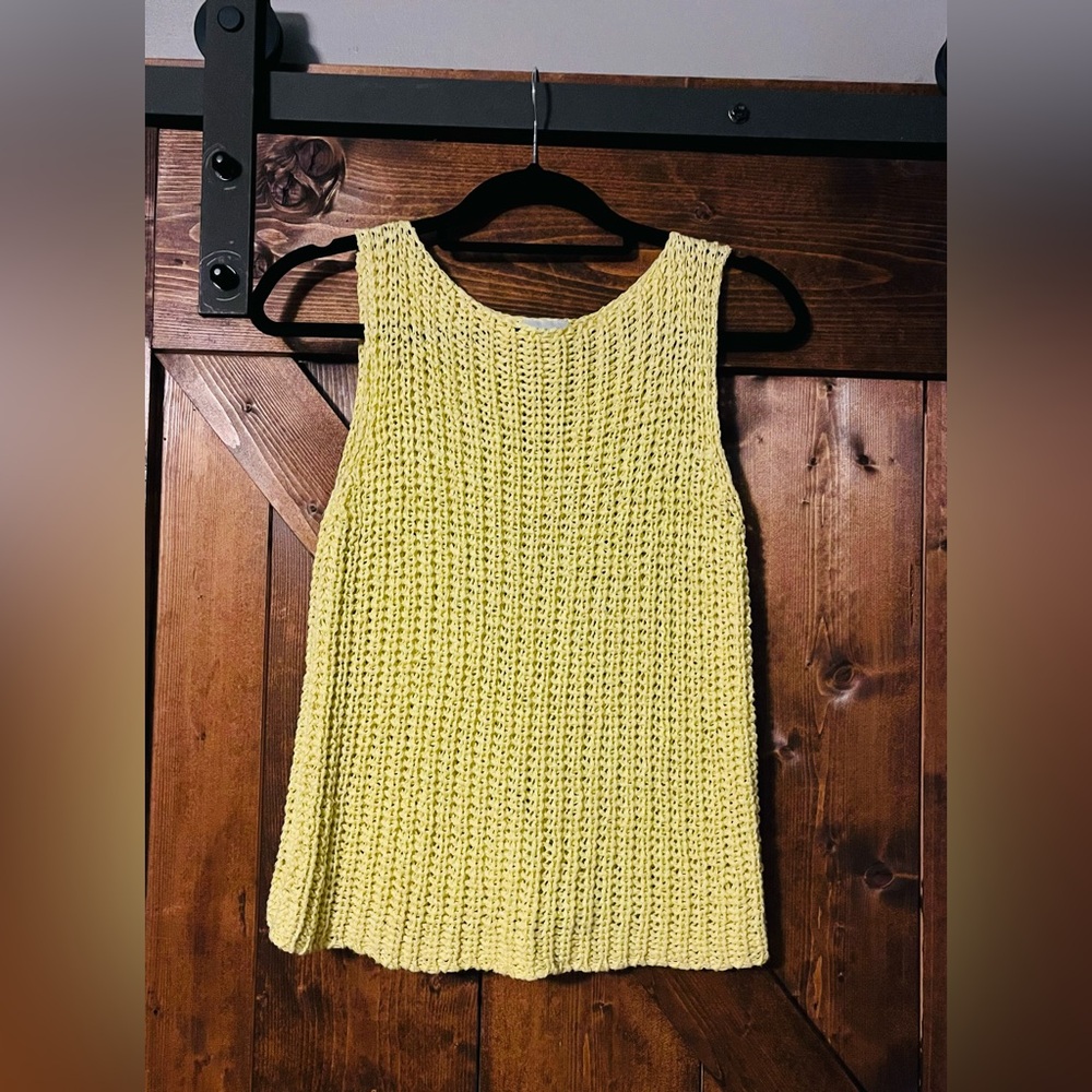 Ann Taylor Loft Pastel Yellow Knit Sleeveless Top Sz. Medium